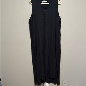 Black Sleeveless Dress